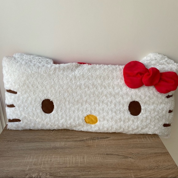 hello kitty body pillow